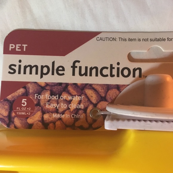 Pet bowl. Attach to pet gate. - Picture 3 of 4